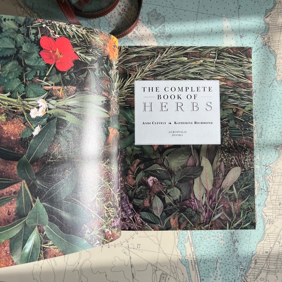 Vintage 1994 The Complete Book of Herbs - Picture 6 of 8
